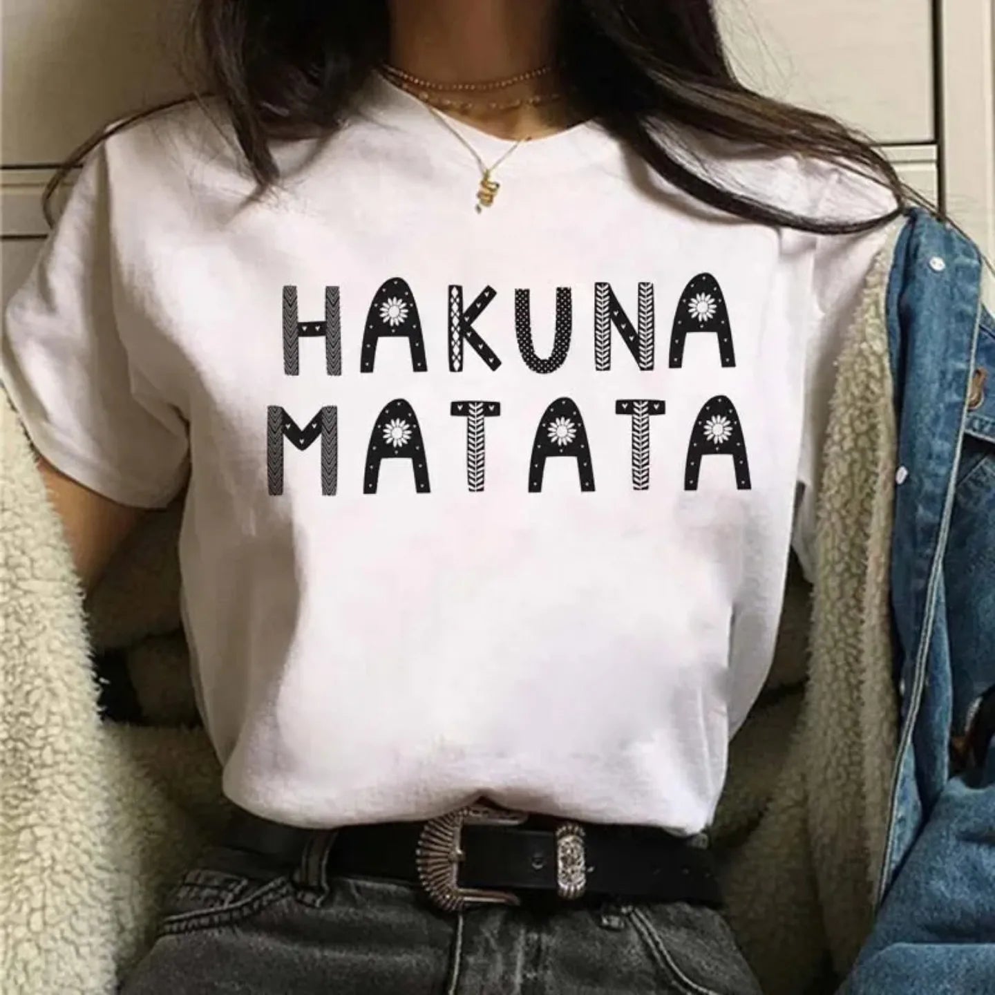 Camiseta Disney El Rey León Hakuna Matata para Mujer