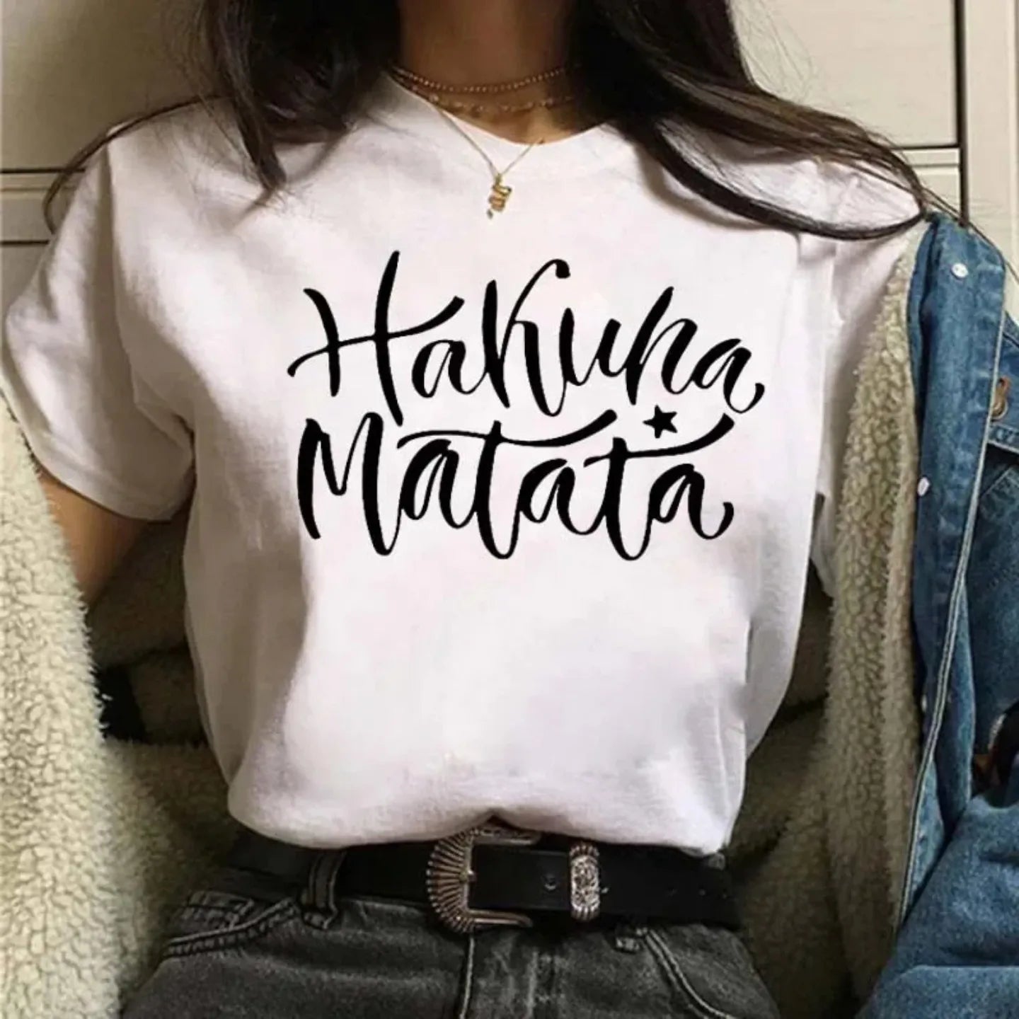Camiseta Disney El Rey León Hakuna Matata para Mujer